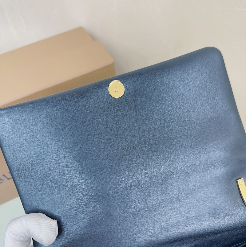 Bv*b*rry satchel bags